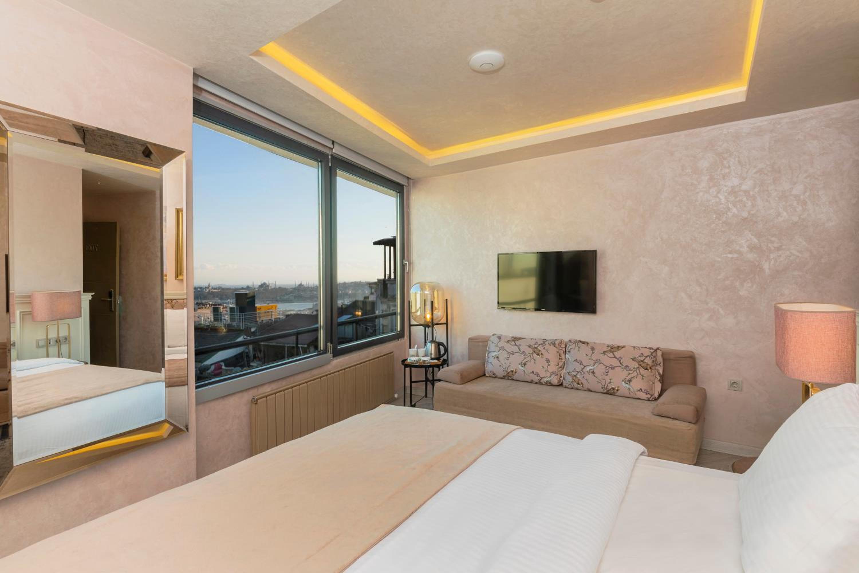 Deluxe Double Room With Sea View photo 2