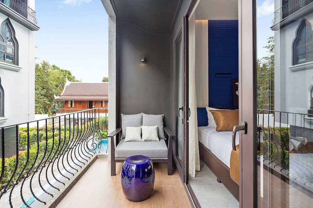 Deluxe Twin Room with Balcony