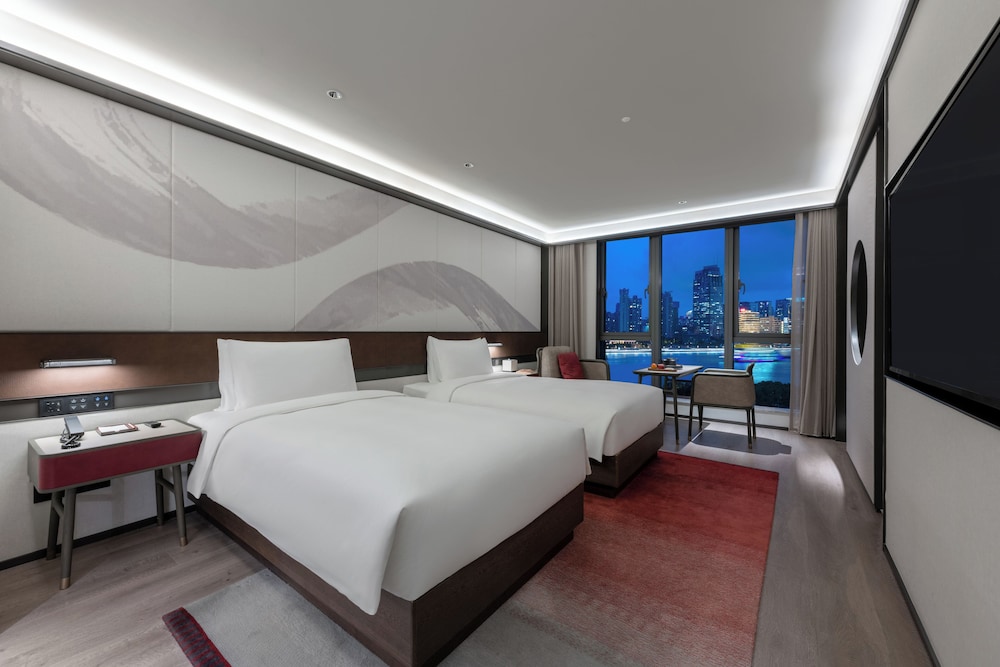 Superior Double Room, Canal View
