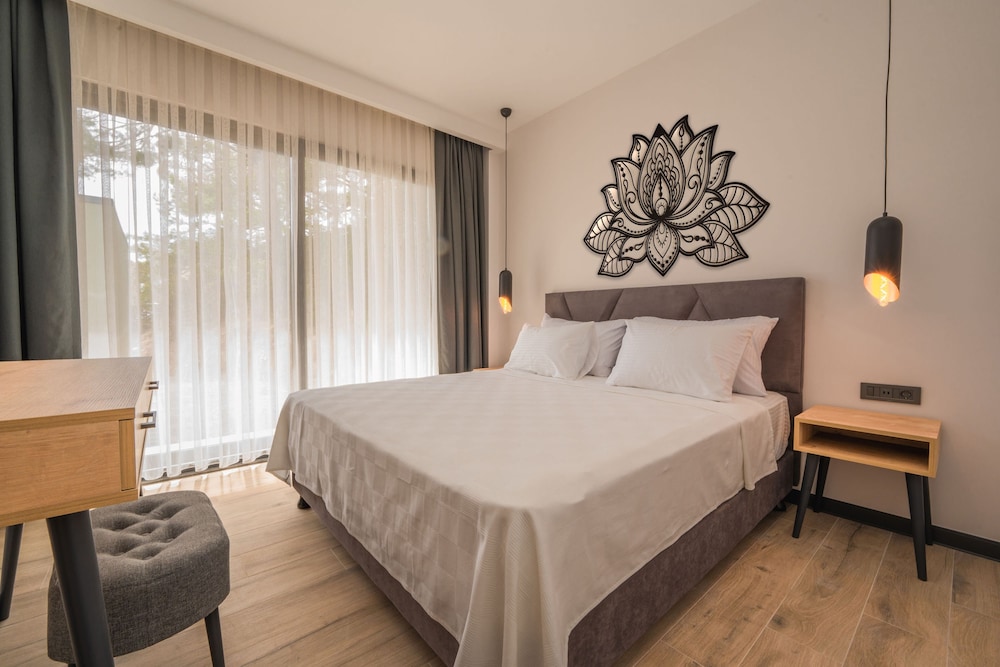 Palm Suite