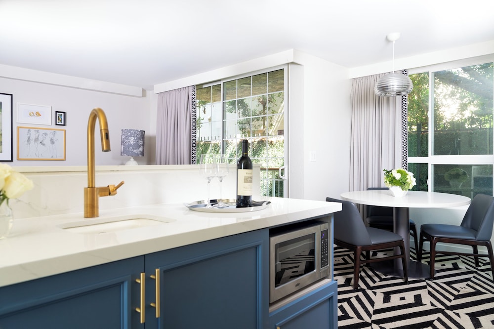 Signature Room, 1 Bedroom (Recently Renovated)