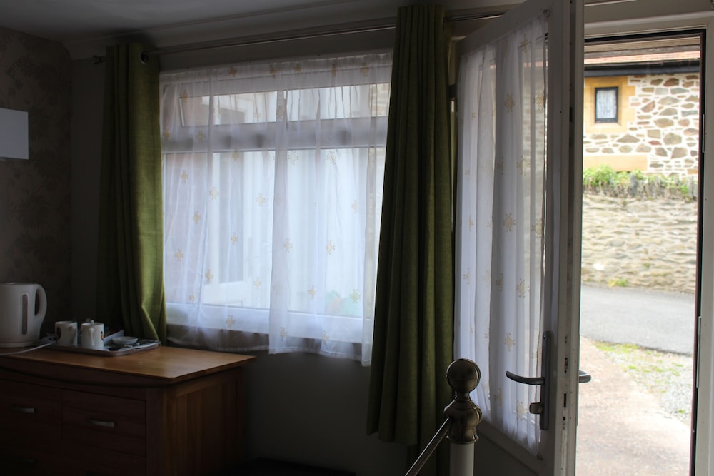 Classic Double Room, 1 Queen Bed photo 2