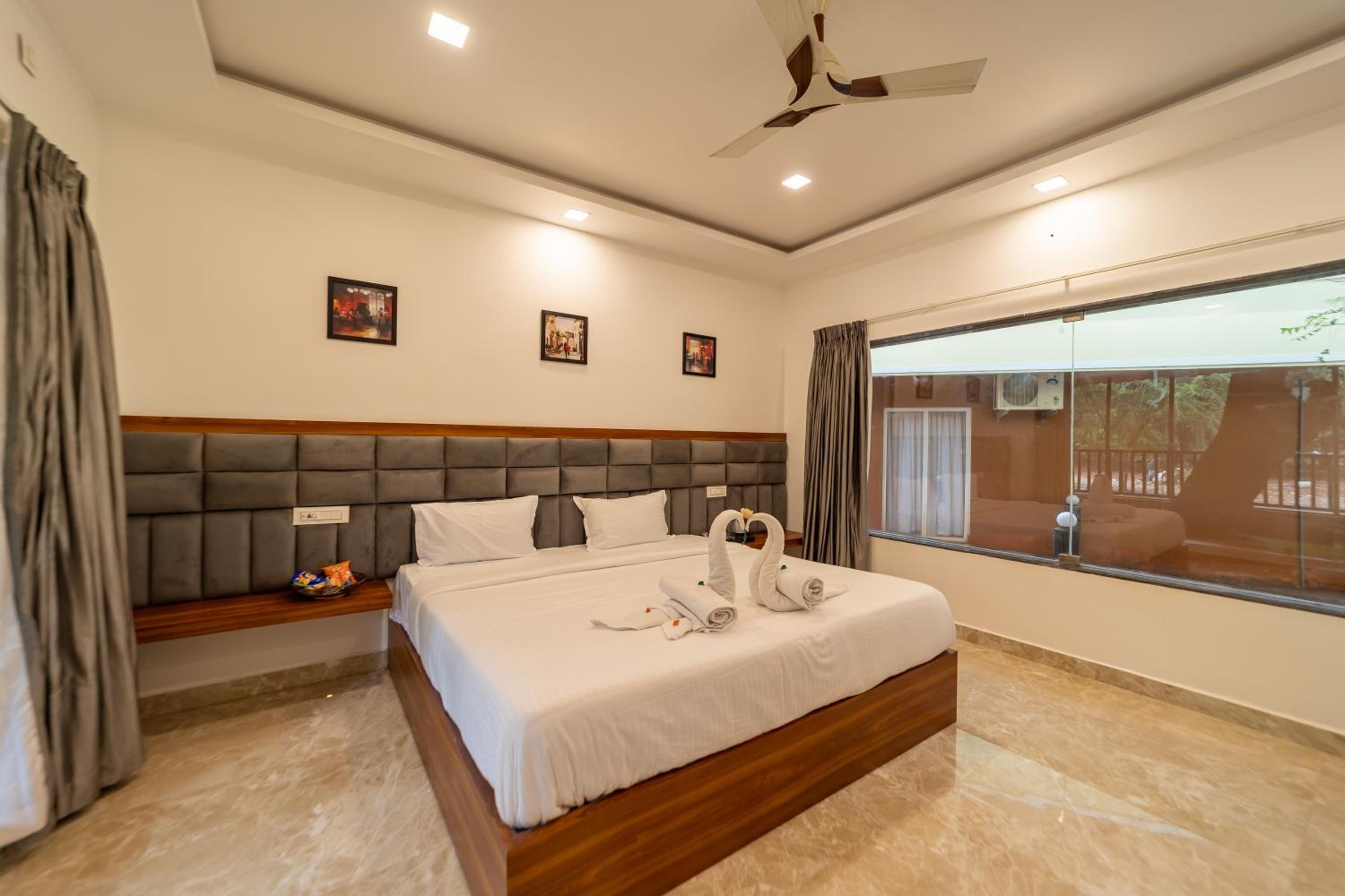Superior King Room photo 2
