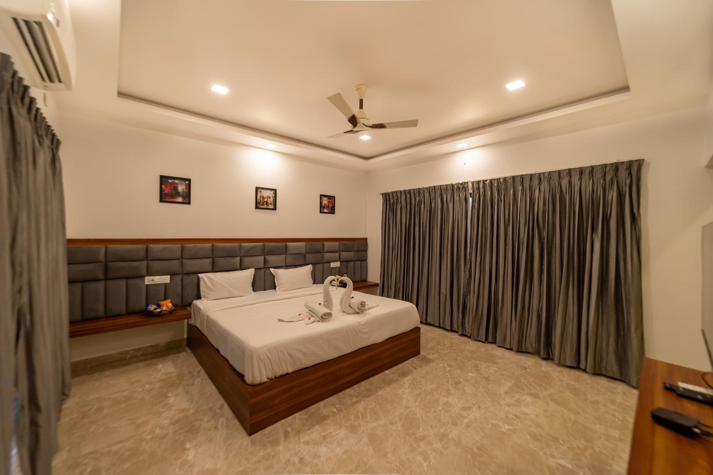 Superior King Room photo 3