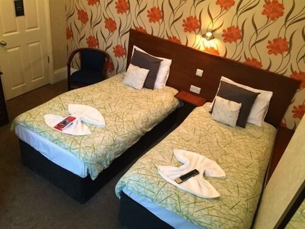 Twin Room, Ensuite photo 1
