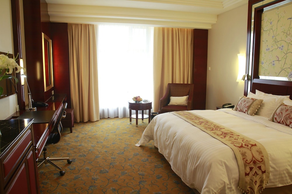 Deluxe Business Double Room