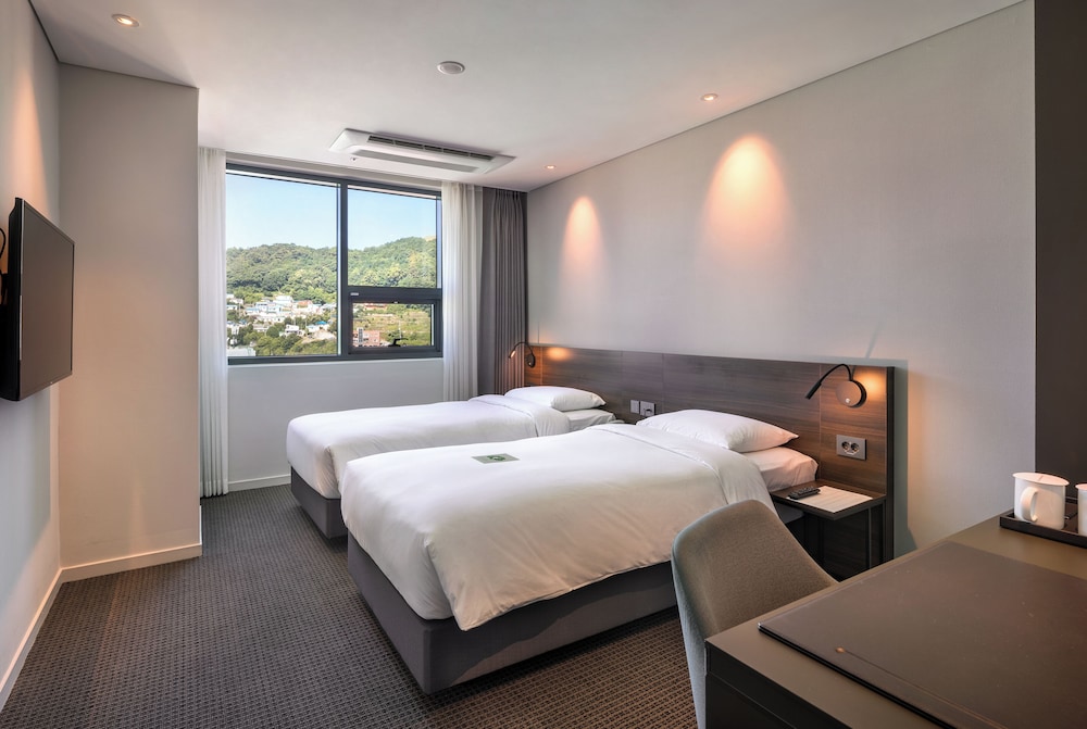 [Cable Car PKG] Superior Twin Room, City View + Songdo Cable Car 2pax - Photo 1