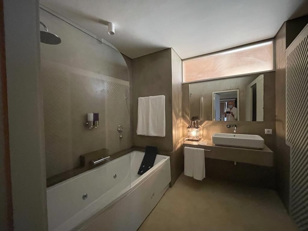 Luxury Suite photo 2