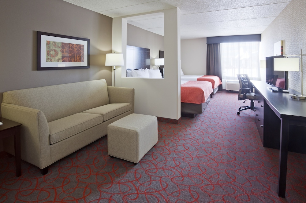 Standard Room, Multiple Beds - Photo 1