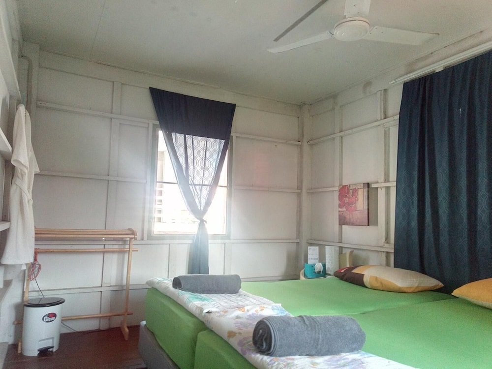 Budget Twin Room with Fan photo 2