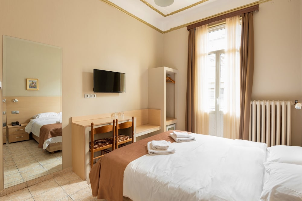 Standard Double Room - Photo 5