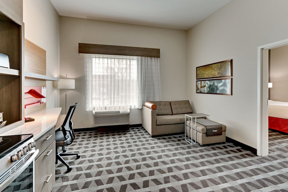 Suite, 1 Bedroom - Photo 5