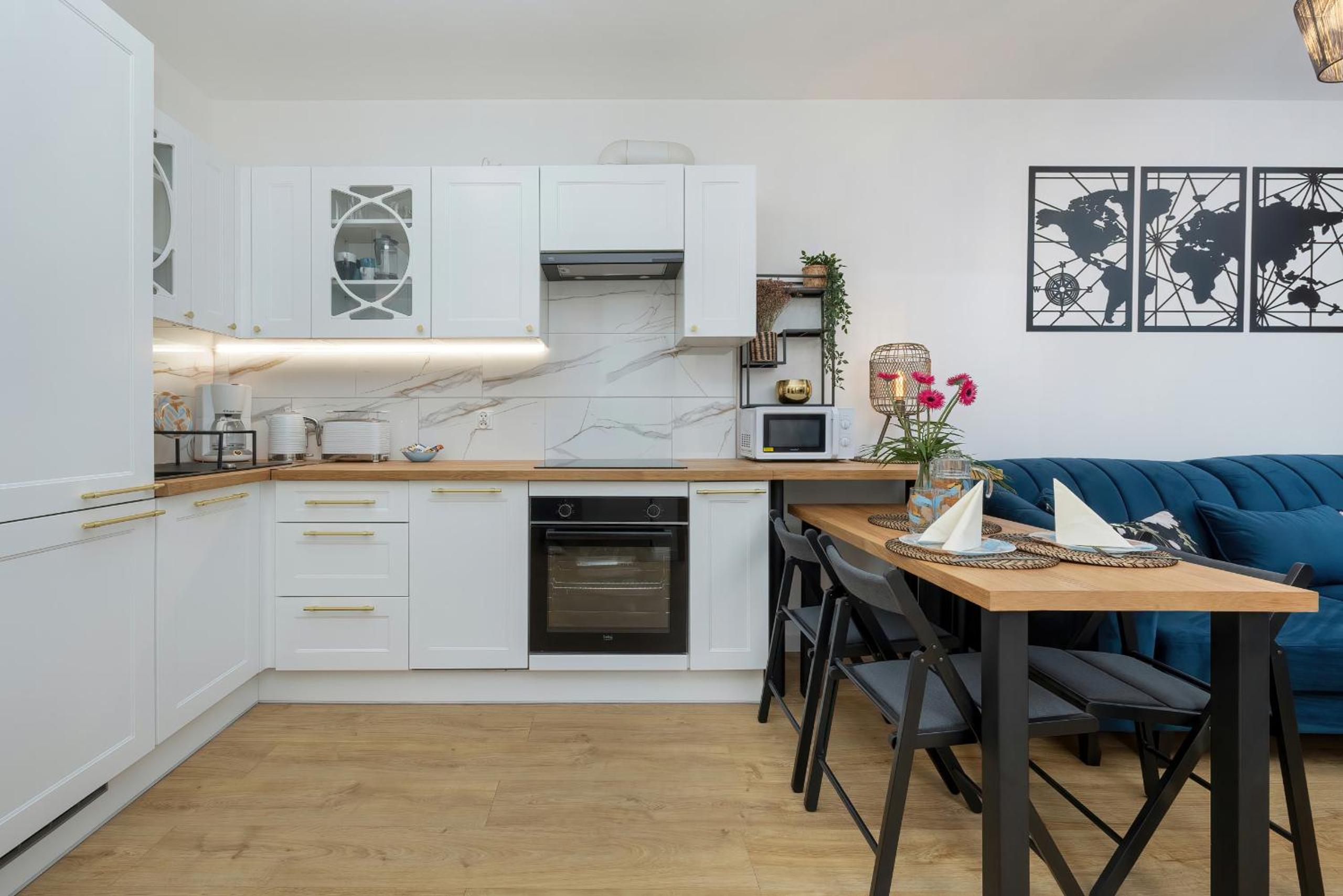 Apartment with Terrace photo 2