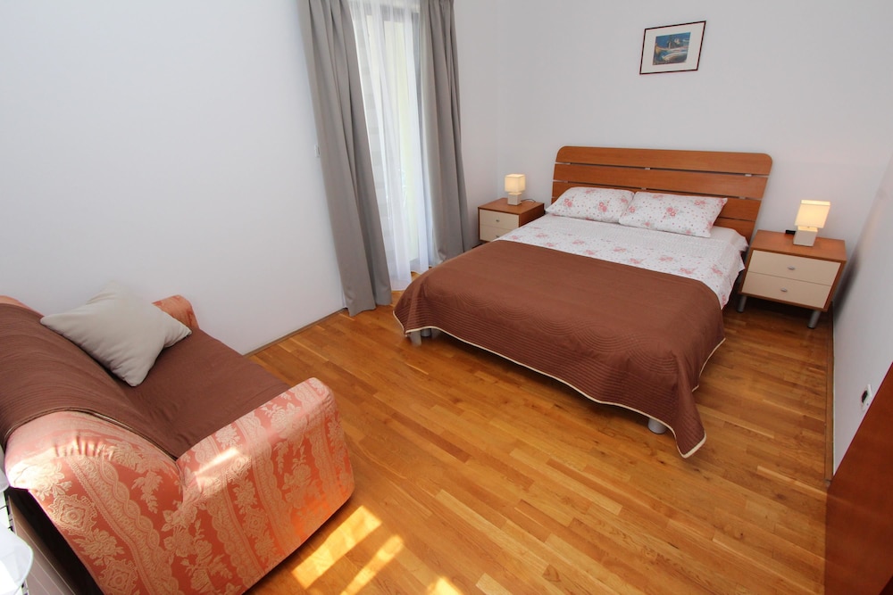 Apartment, 1 Bedroom (First Floor)