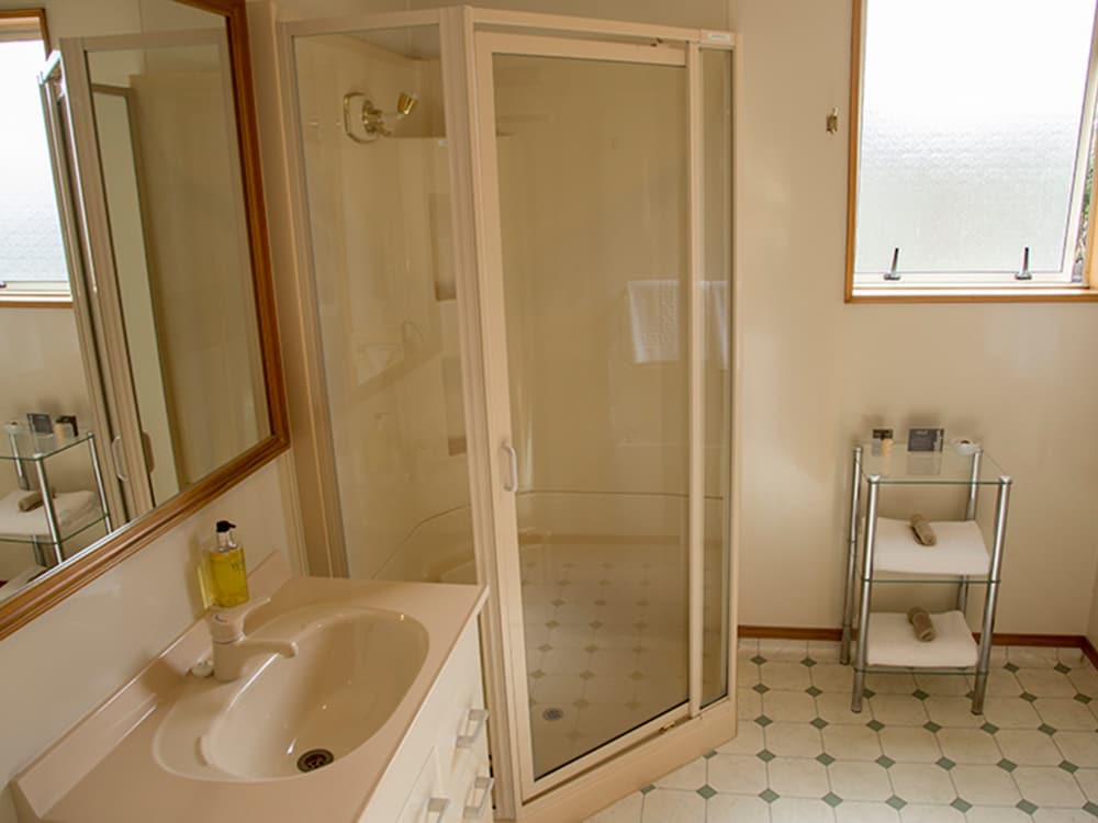 Two Bedroom Spa Bath photo 3