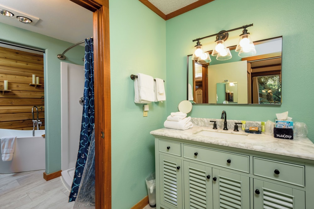 Condo, 1 Bedroom, Non Smoking (Upstairs, Pet Friendly) photo 2
