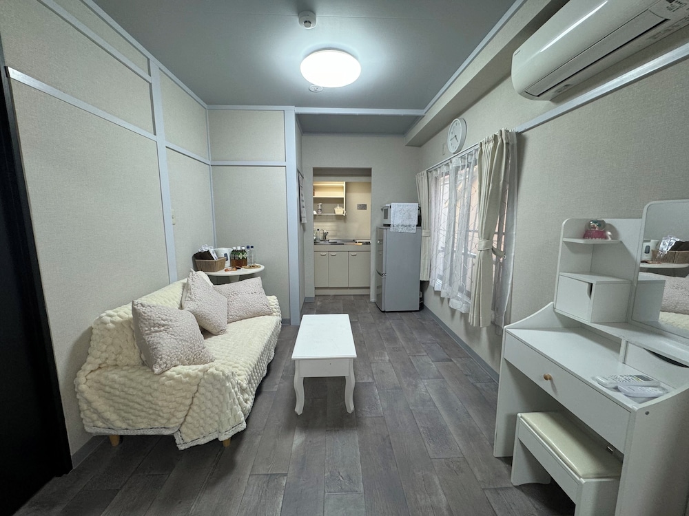 Basic Twin Room, City View photo 2