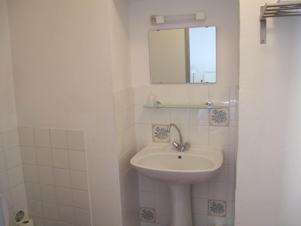 Basic Double Room, Ensuite (5) photo 3