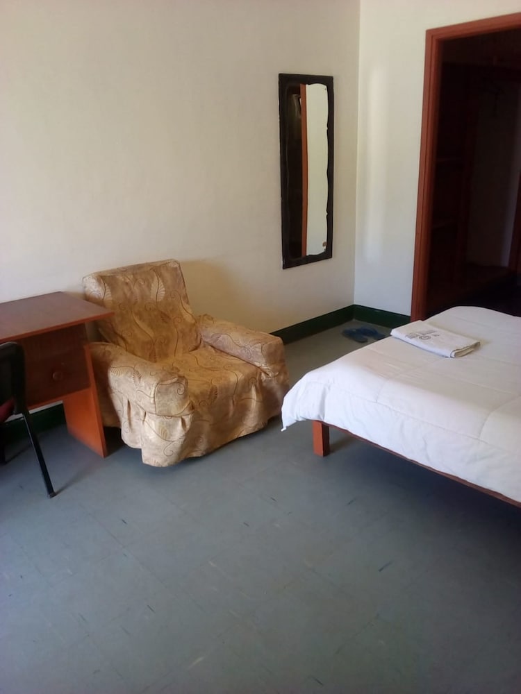 Standard Triple Room, 3 Twin Beds photo 2