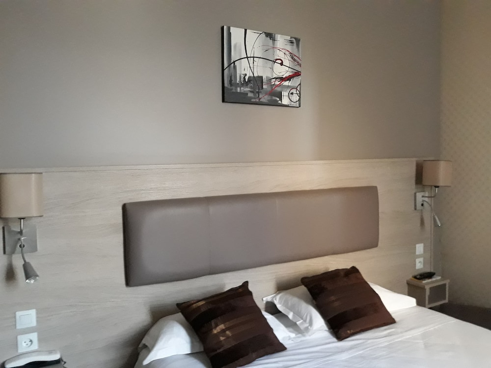 Family Room, 2 Bedrooms