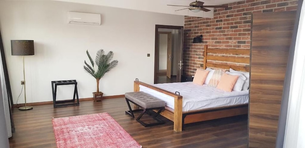 Family Twin Room, City View photo 1