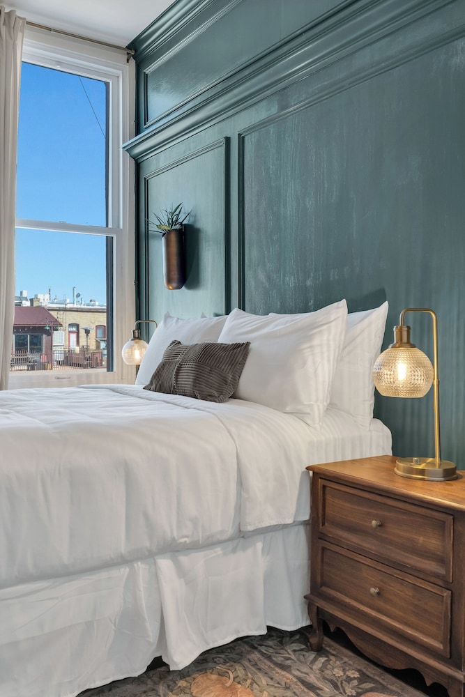 Two Room Double Queen - Suite 14 photo 3