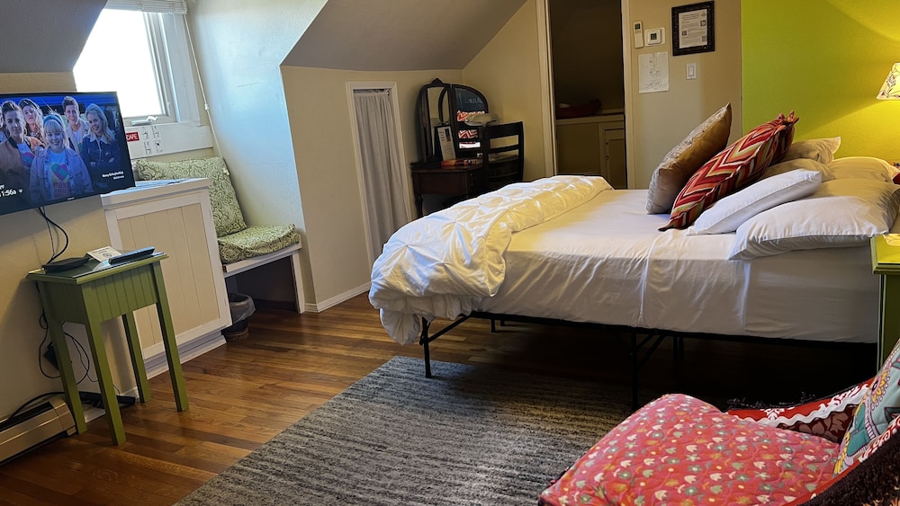 Comfort Room, 1 Queen Bed photo 3