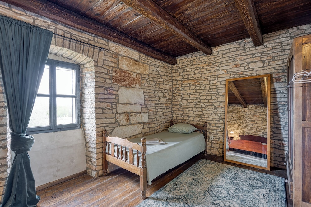 Family House, Multiple Bedrooms (Villa Capadinka with Whirlpool)