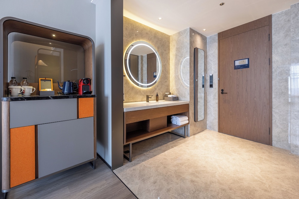 Superior Twin Room, City View photo 2