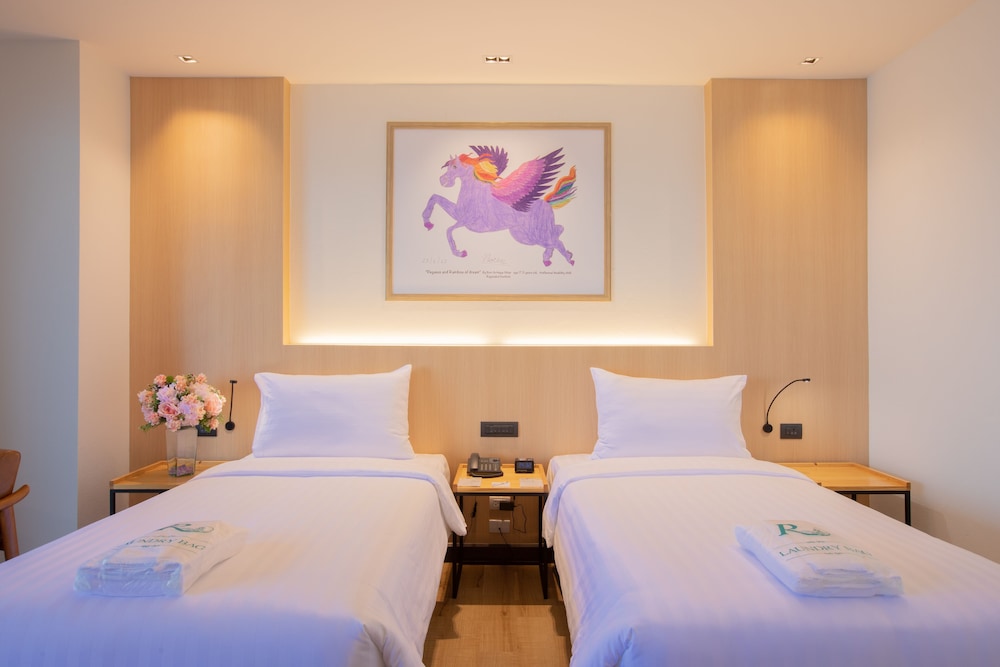 Premier Modern Room (River View)