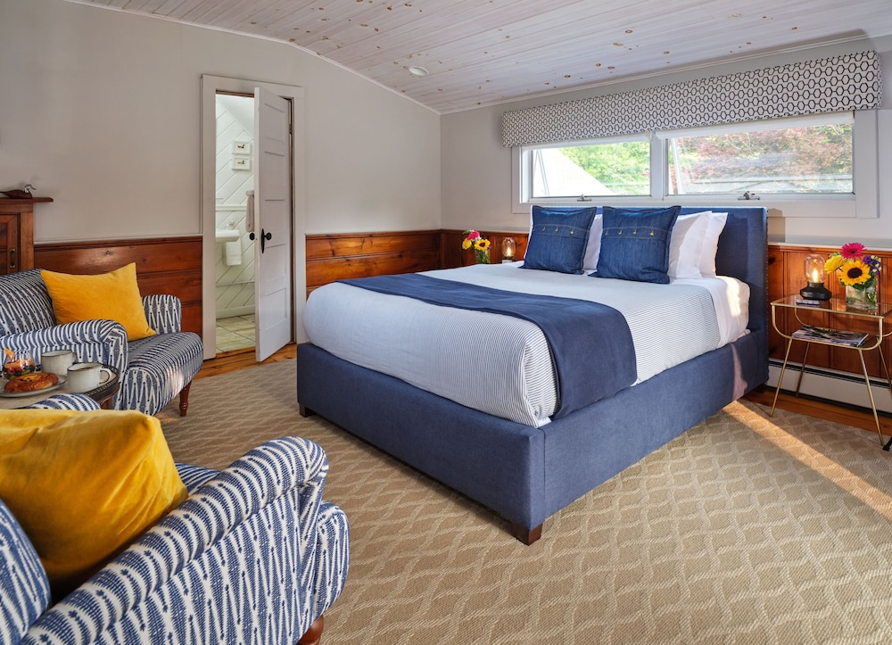 Panoramic Studio 1 Queen Bed Balcony Garden View (Not Pet Friendly) photo 2