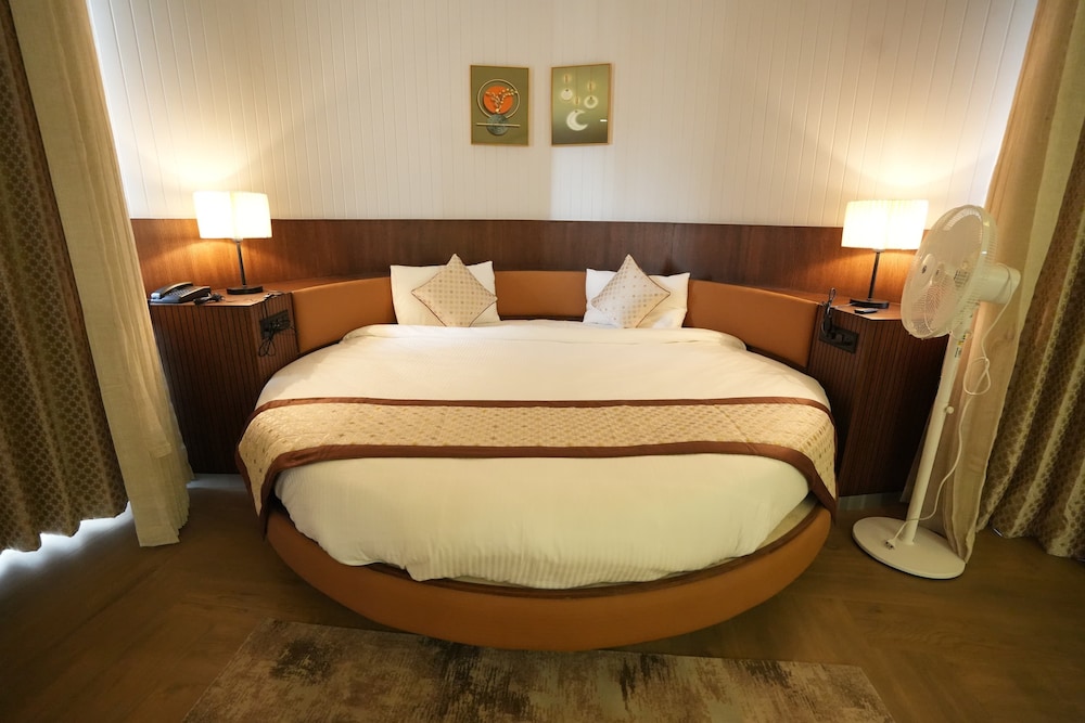 Luxury Double Room, City View photo 1
