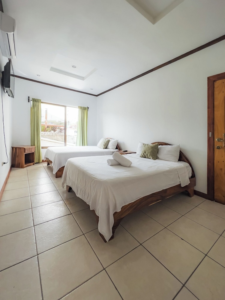 Standard Room, 2 Double Beds, Balcony, City View photo 3