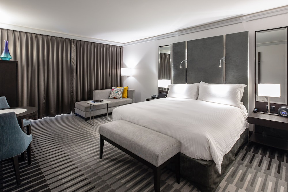 Classic Room, 1 King Bed, Balcony (Village View)