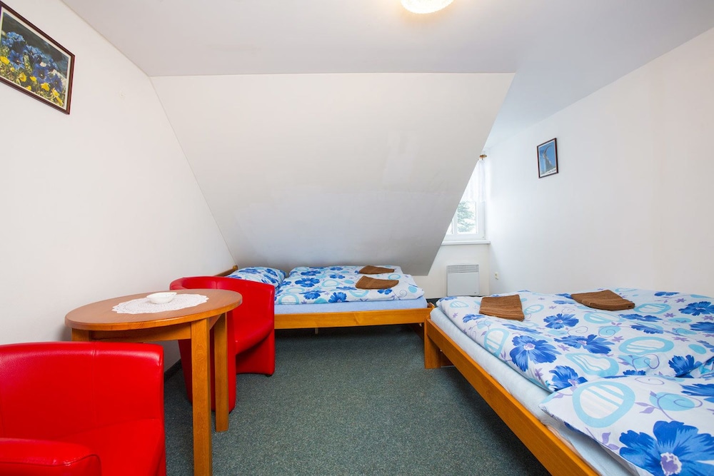 Quadruple Room, Ensuite photo 2