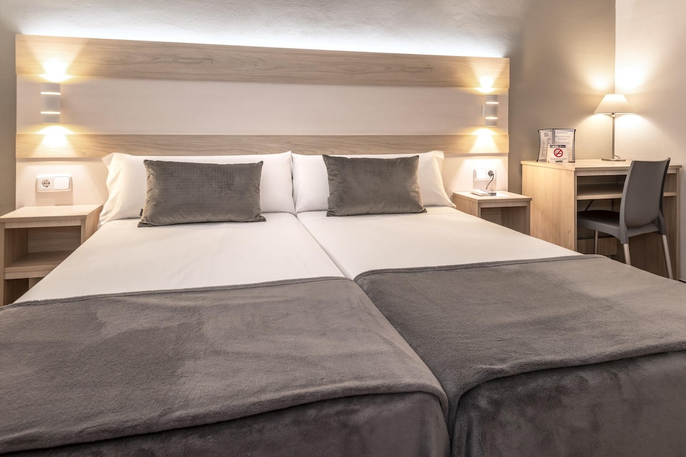 Standard Double Room, 2 Twin Beds photo 2