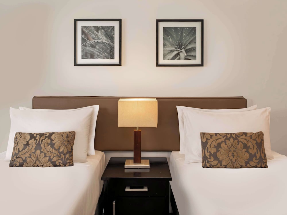 Deluxe Room, 1 King Bed, Ocean View photo 4
