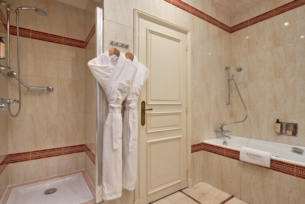 Suite Signature