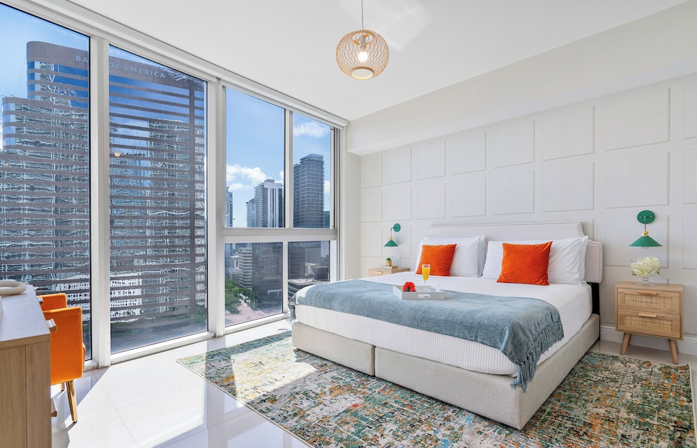 Presidential Corner Apart, 2/2 and Sofa Bed, Ocean View2210