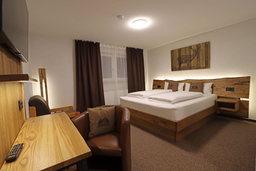 Deluxe Triple Room, 1 King Bed with Sofa bed, Non Smoking, Balcony