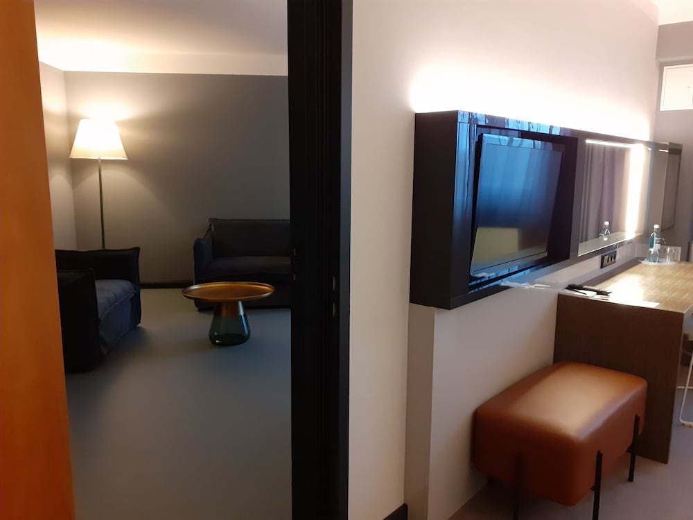 Superior Suite - Photo 1