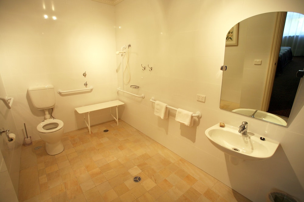 King/Twin Standard with Shared Bathroom and Air-Con photo 3