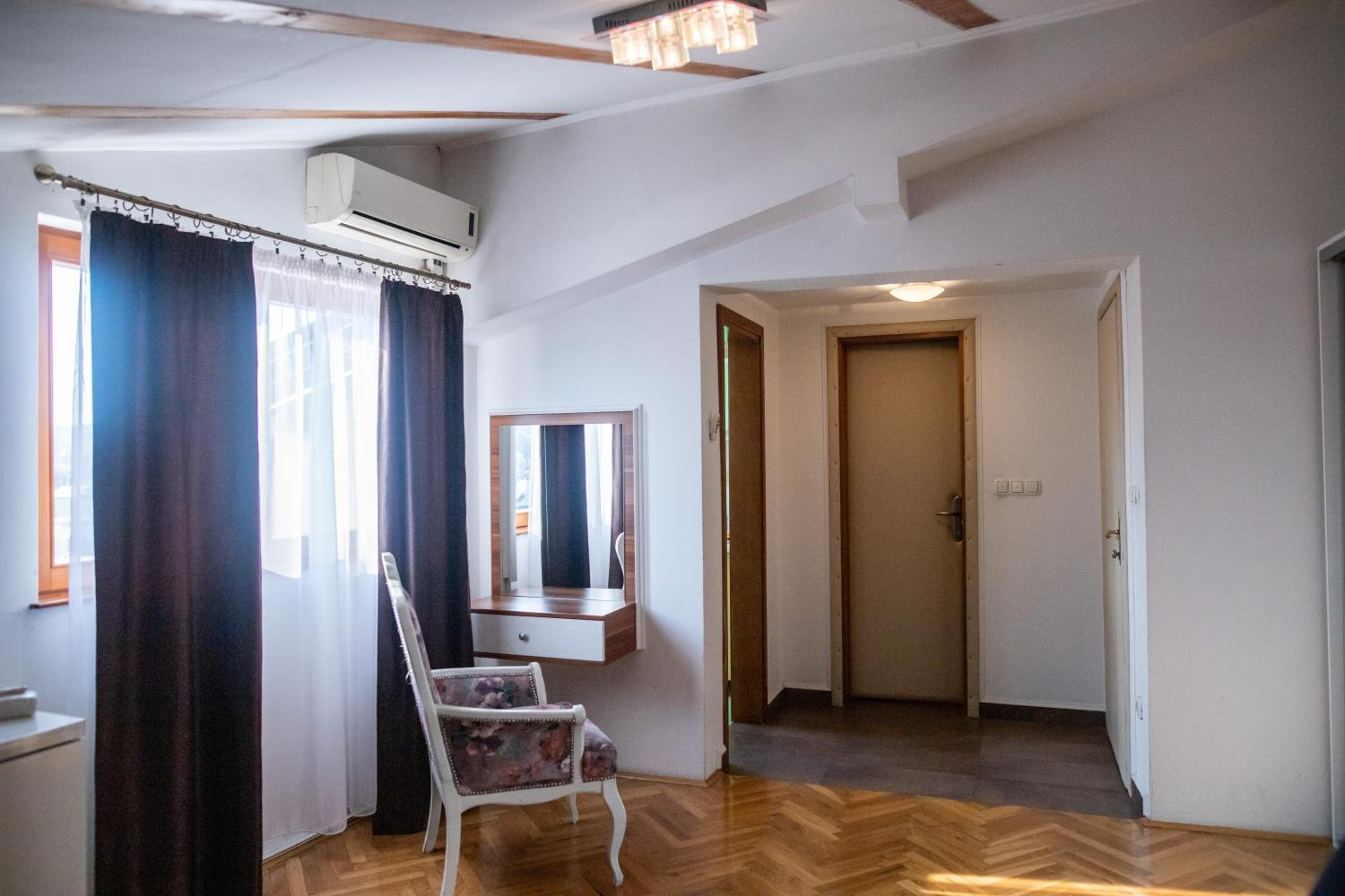 Luxury Studio with City View photo 2