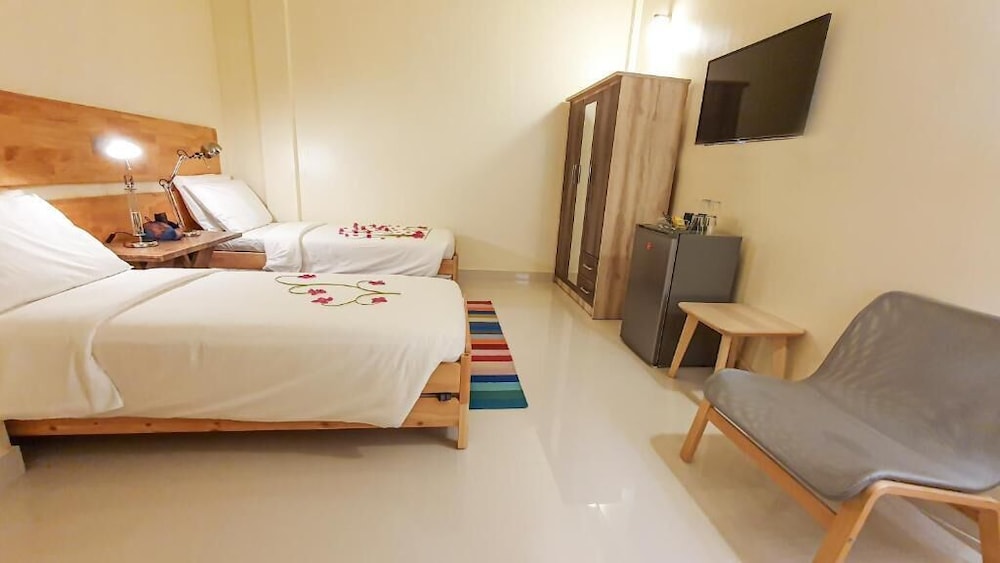Standard Room, 2 Twin Beds - Photo 6