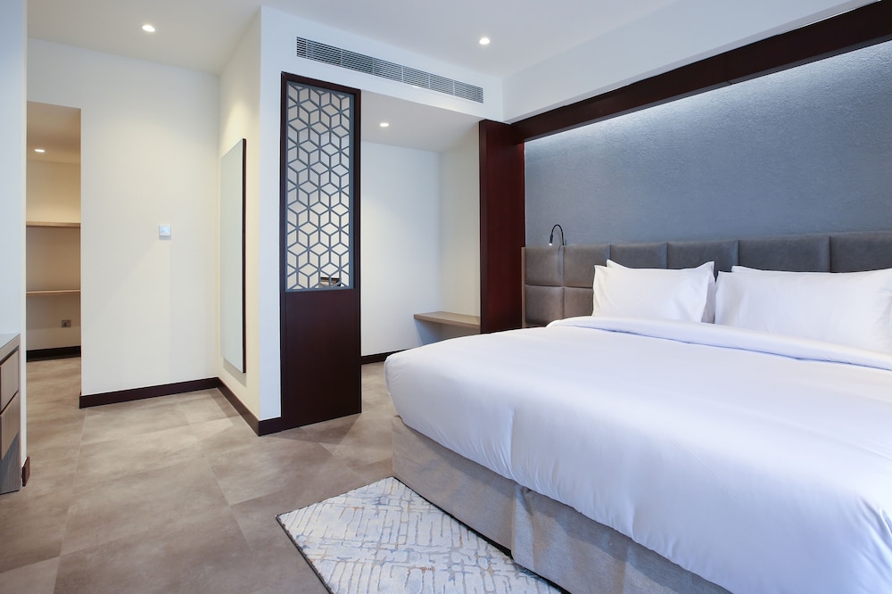 One Bedroom Emperor