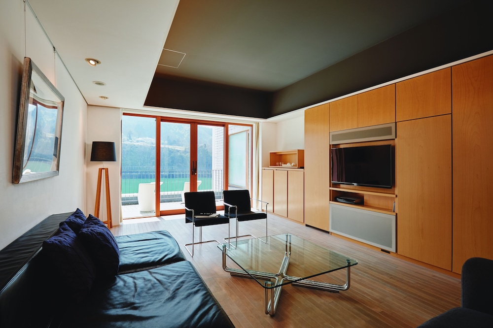 Superior Suite, 1 Bedroom, Non Smoking, River View (212)