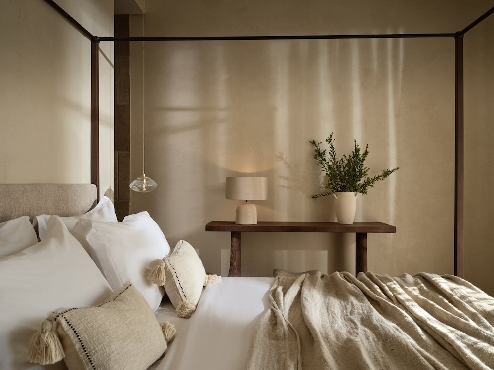 Deluxe Suite with Private Pool and Garden View