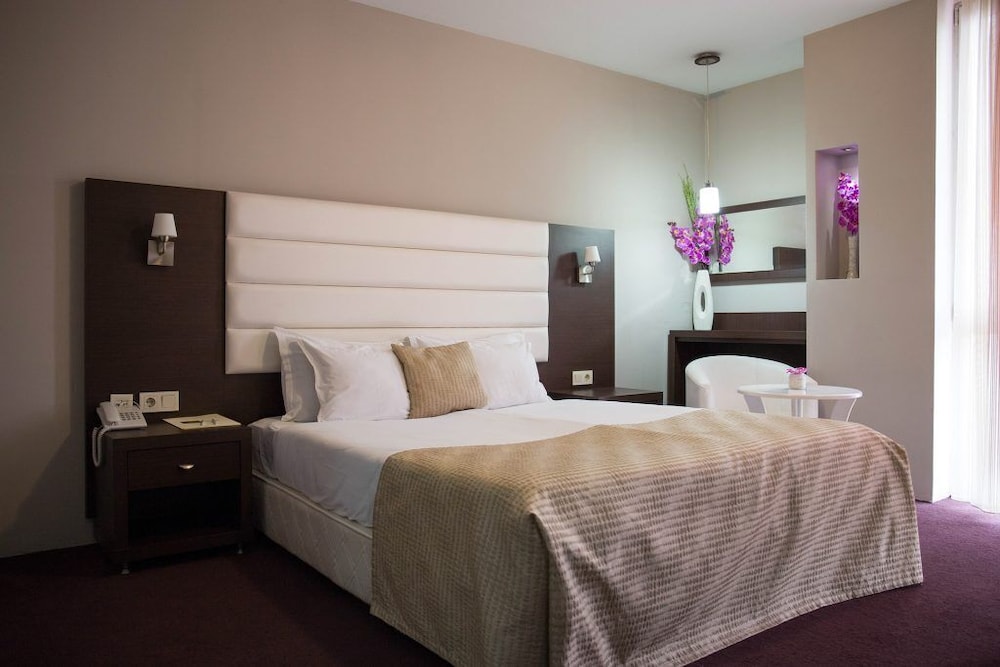 Superior Double Room, City View