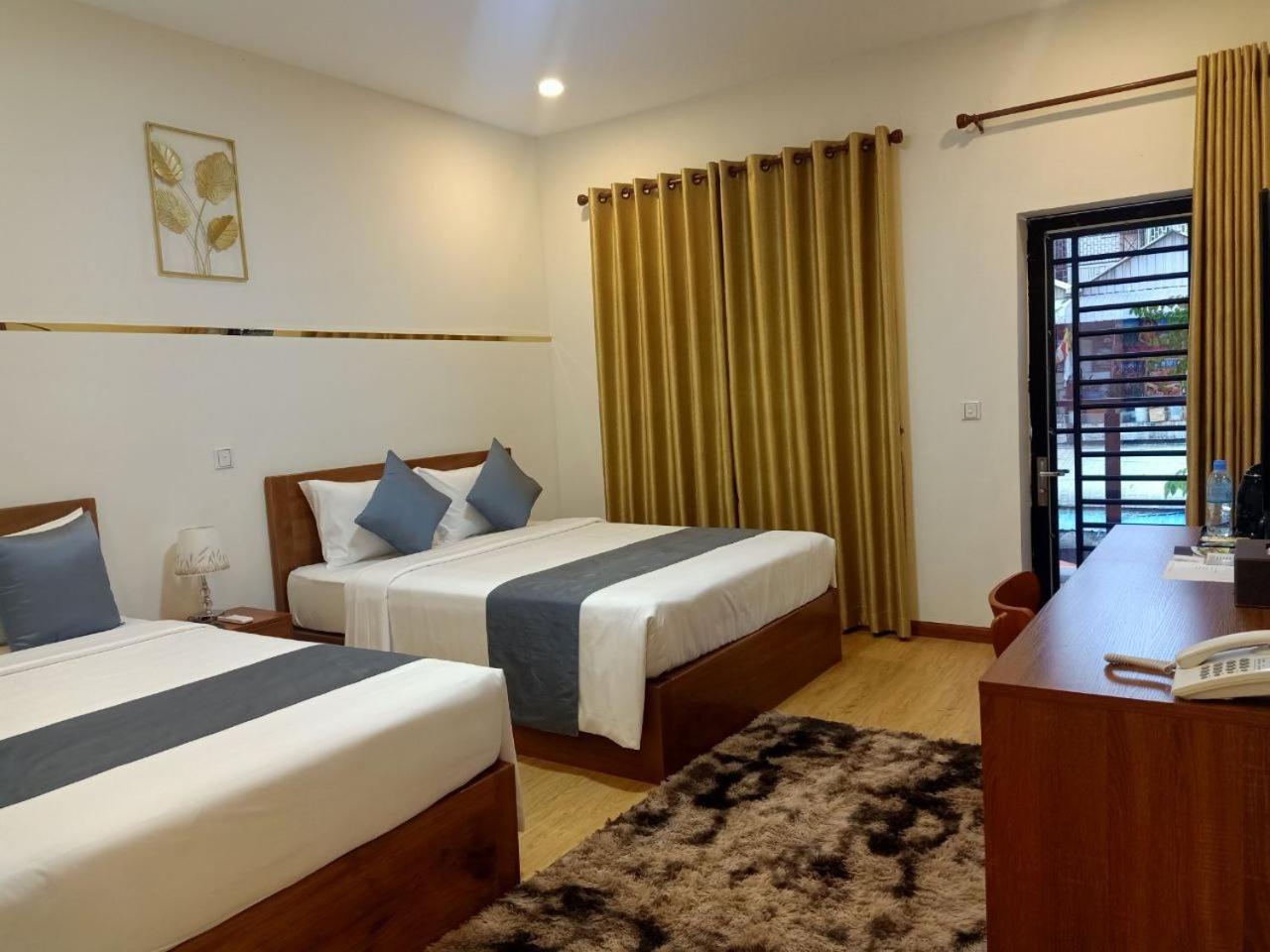Twin Room with Balcony - Photo 5
