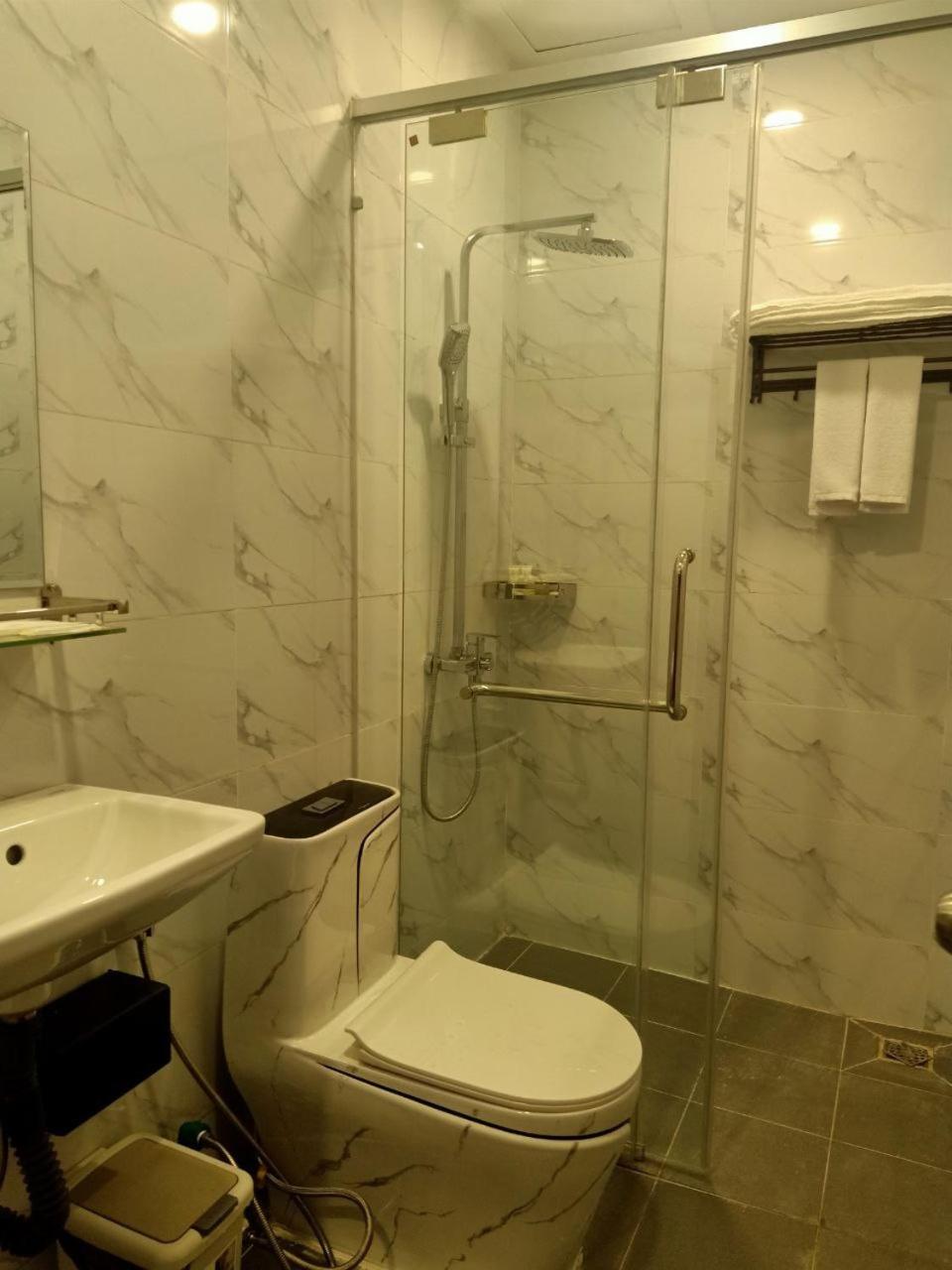 Twin Room with Balcony - Photo 7